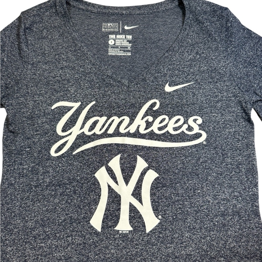 Nike Yankees Blue T-Shirt Women’s Small MLB New York Baseball Tee - Picture 2 of 5